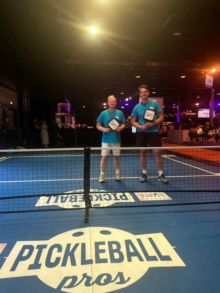 pickleball activatie op beursvloer met team